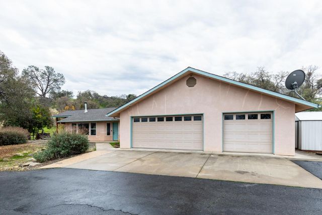 41508 Roaring River Court, Coarsegold, CA 93614