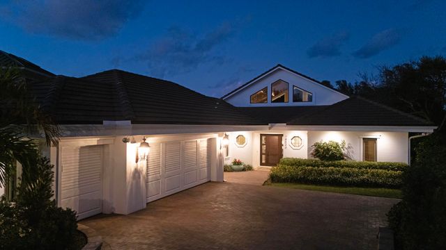 18534 SE Prestwick Lane, Jupiter, FL 33469