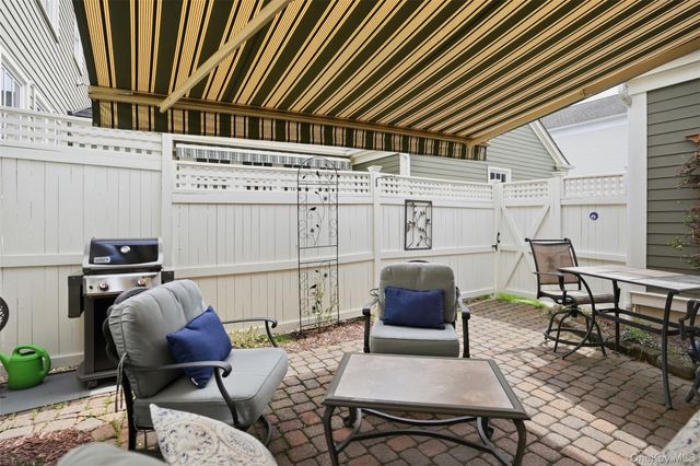 5 Cowdrey Street, Warwick, NY 10990