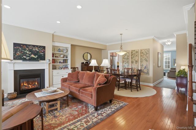 5 Cowdrey Street, Warwick, NY 10990