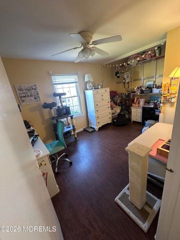 8 Appletree Road, Howell, NJ 07731