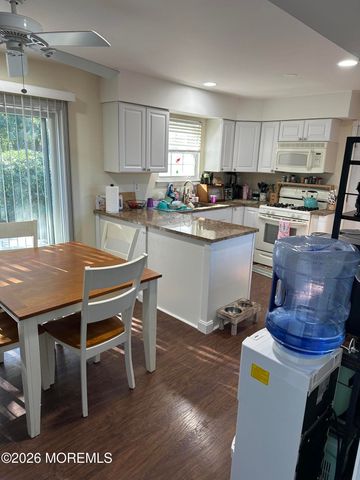8 Appletree Road, Howell, NJ 07731