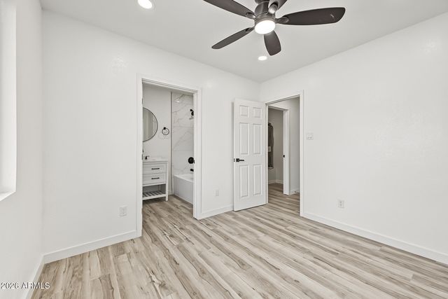 2328 W VILLAGE Drive, Phoenix, AZ 85023