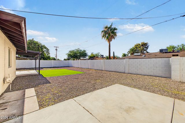 2328 W VILLAGE Drive, Phoenix, AZ 85023