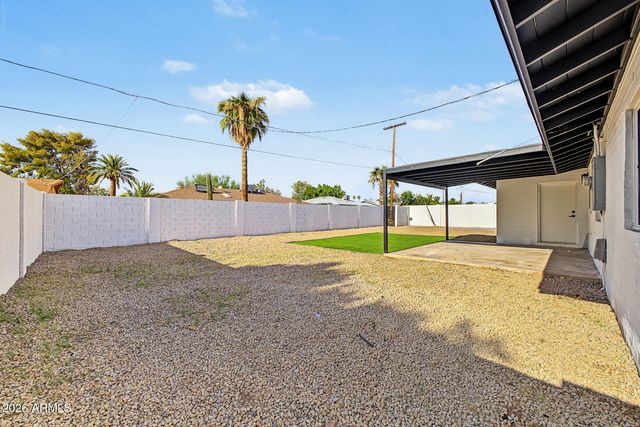 2328 W VILLAGE Drive, Phoenix, AZ 85023