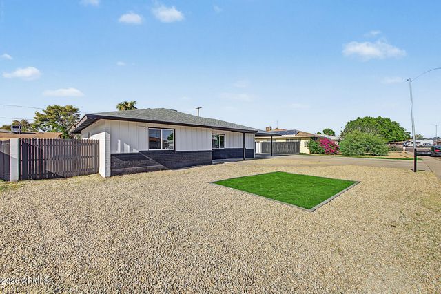2328 W VILLAGE Drive, Phoenix, AZ 85023