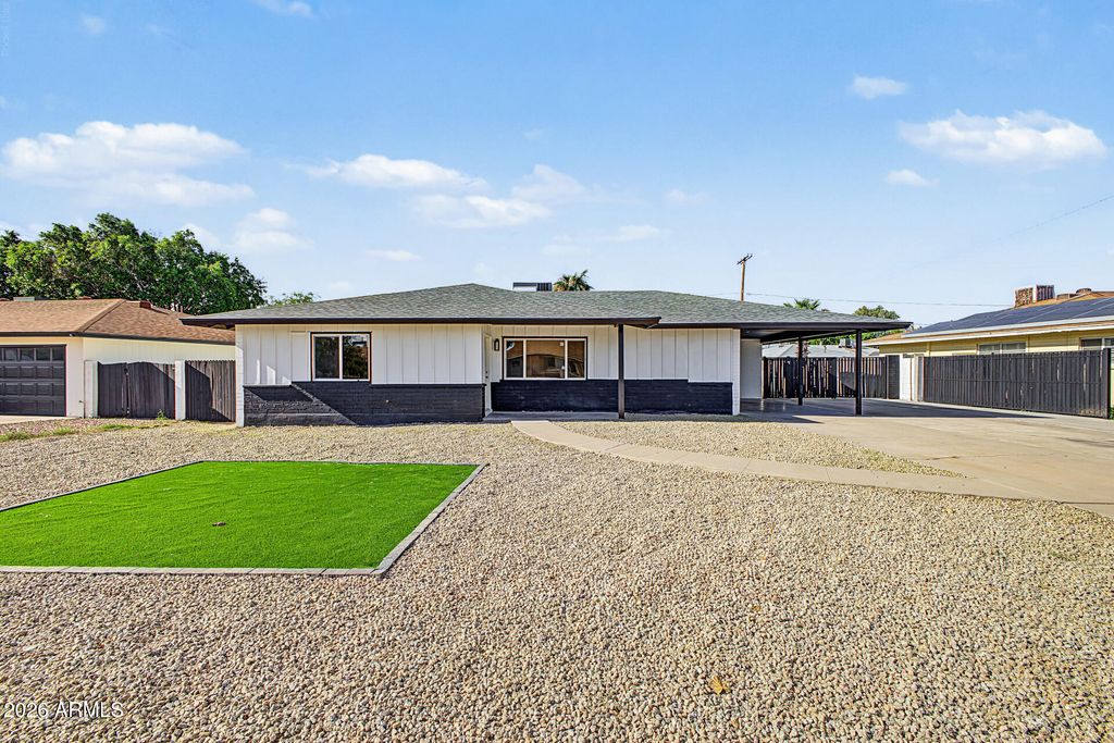 2328 W VILLAGE Drive, Phoenix, AZ 85023