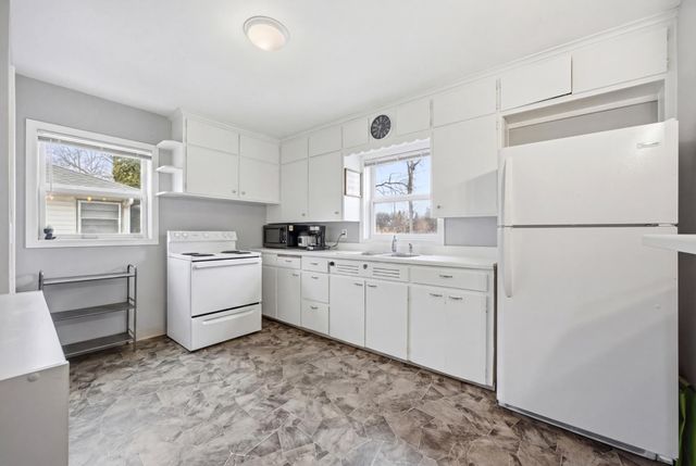 1321 9th Avenue S, Moorhead, MN 56560