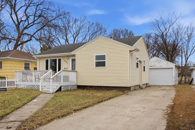 1321 9th Avenue S, Moorhead, MN 56560