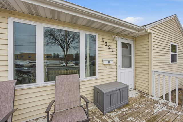 1321 9th Avenue S, Moorhead, MN 56560