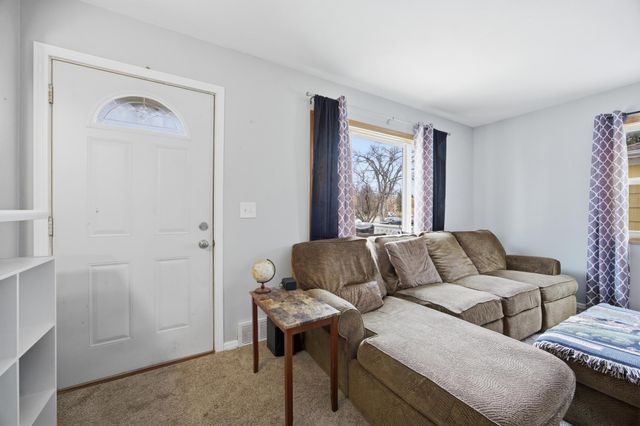 1321 9th Avenue S, Moorhead, MN 56560