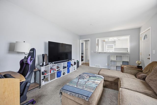 1321 9th Avenue S, Moorhead, MN 56560