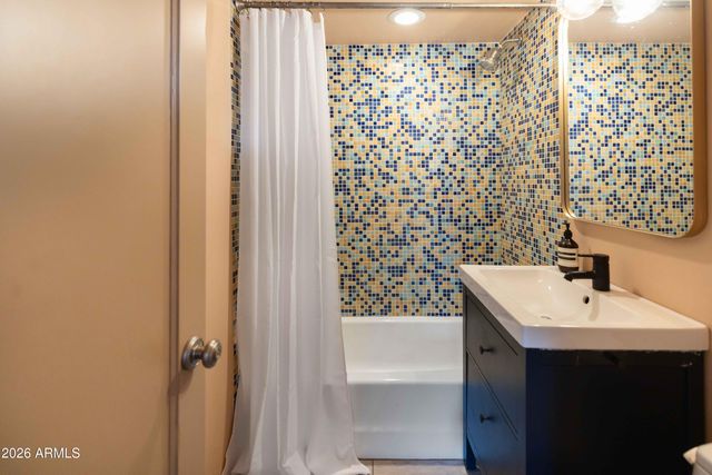 217 W CAMPBELL Avenue, Phoenix, AZ 85013