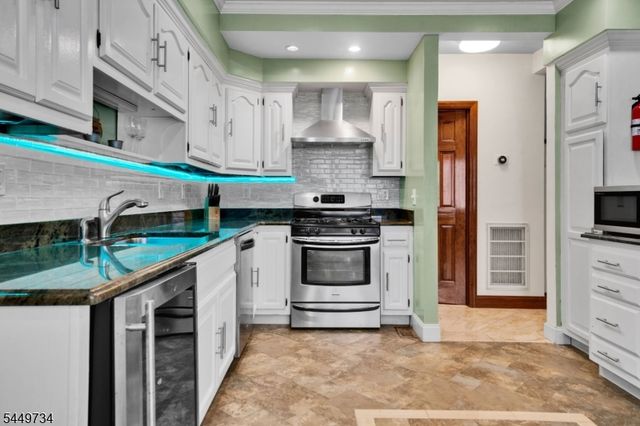 1010 Coolidge Rd, Elizabeth City, NJ 07208