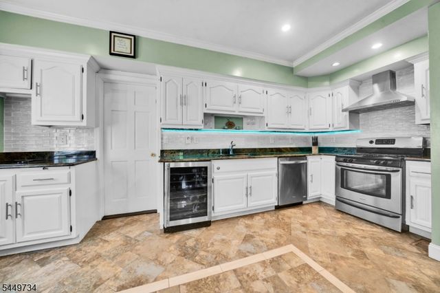 1010 Coolidge Rd, Elizabeth City, NJ 07208