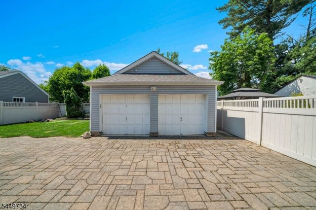 1010 Coolidge Rd, Elizabeth City, NJ 07208