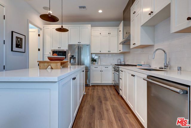 1445 S Redondo Boulevard, Los Angeles, CA 90019