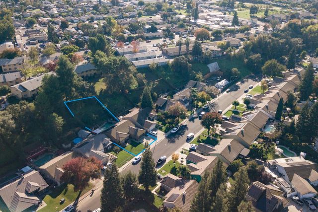 2628 Briarcliff Dr, Riverbank, CA 95367