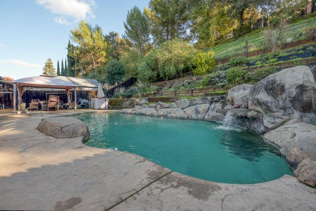 2628 Briarcliff Dr, Riverbank, CA 95367