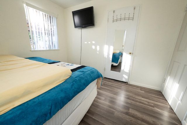 5250 Alcott Dr, Sacramento, CA 95820