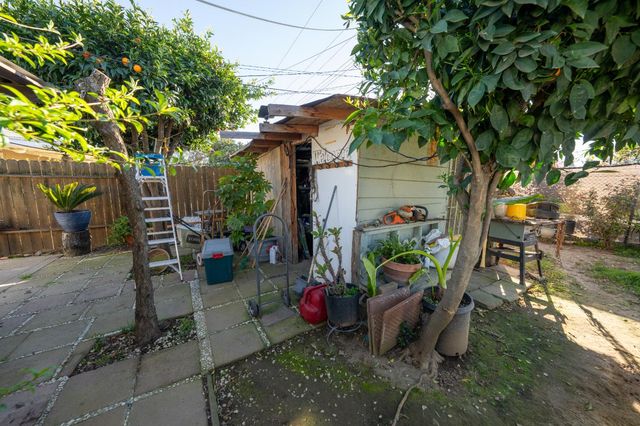 5250 Alcott Dr, Sacramento, CA 95820