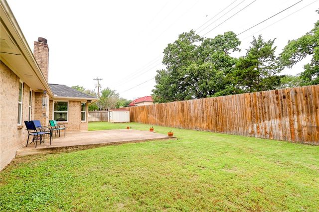 2004 Sandalwood Lane, Bryan, TX 77807
