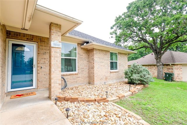 2004 Sandalwood Lane, Bryan, TX 77807