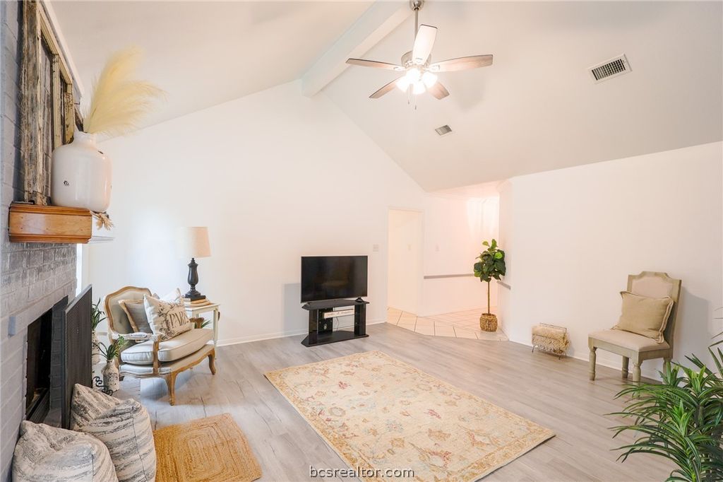 2004 Sandalwood Lane, Bryan, TX 77807 — photo 5