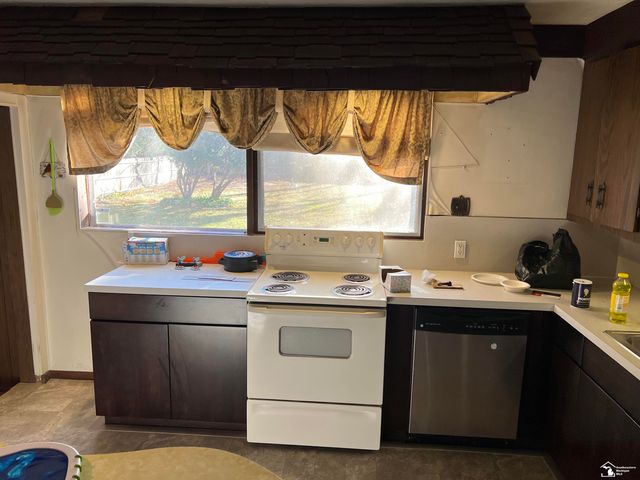 21617 Frazer Avenue, Southfield, MI 48075