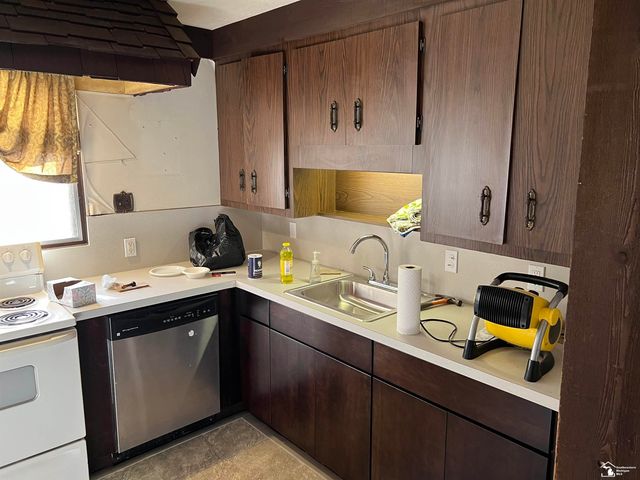 21617 Frazer Avenue, Southfield, MI 48075