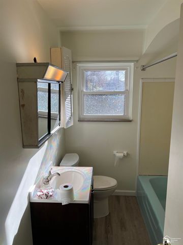 21617 Frazer Avenue, Southfield, MI 48075