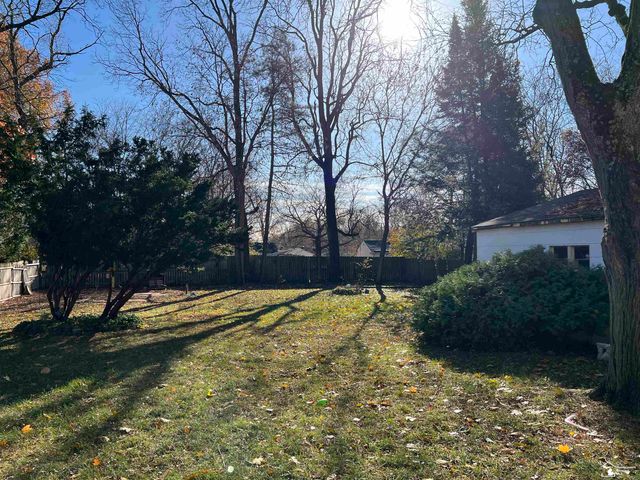 21617 Frazer Avenue, Southfield, MI 48075