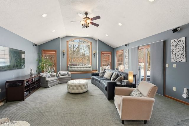 8546 Shorthorn Drive, Northfield, OH 44067