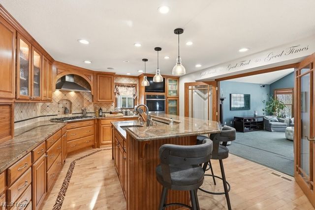 8546 Shorthorn Drive, Northfield, OH 44067