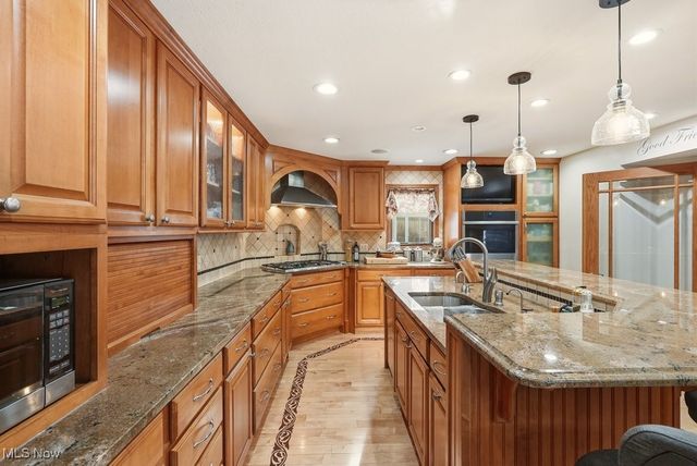 8546 Shorthorn Drive, Northfield, OH 44067