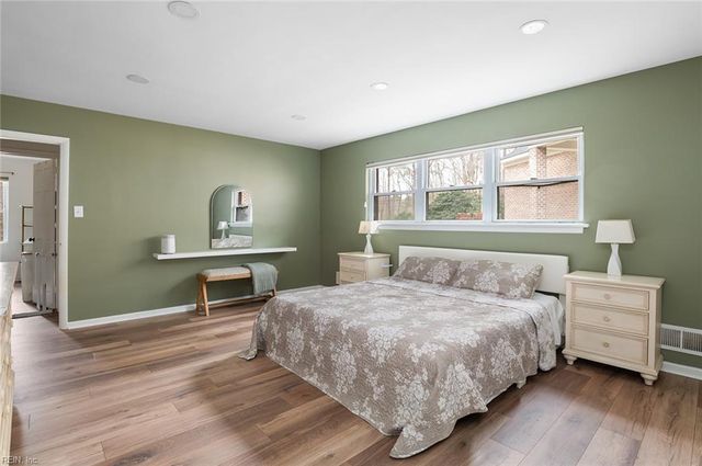 4213 Thalia DR, Virginia Beach, VA 23452