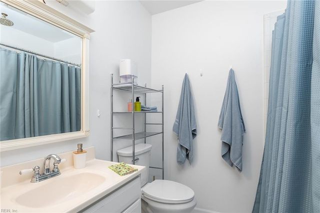 4213 Thalia DR, Virginia Beach, VA 23452