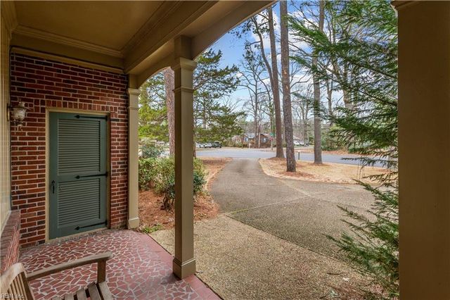 4213 Thalia DR, Virginia Beach, VA 23452