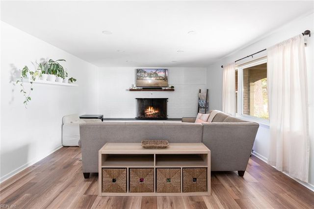 4213 Thalia DR, Virginia Beach, VA 23452