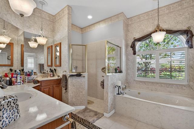 4940 BRIDGEHAMPTON BOULEVARD, Sarasota, FL 34238