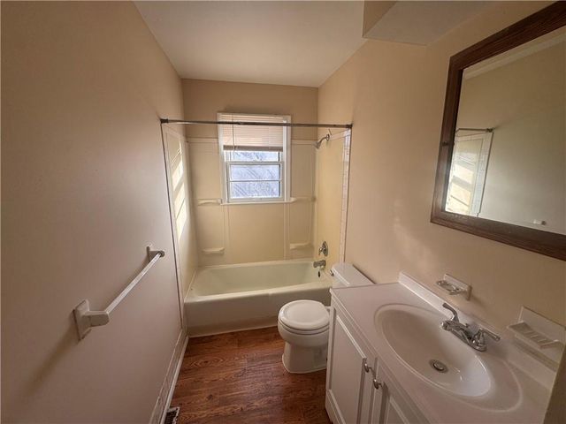 8813 E 111th Street, Kansas City, MO 64134