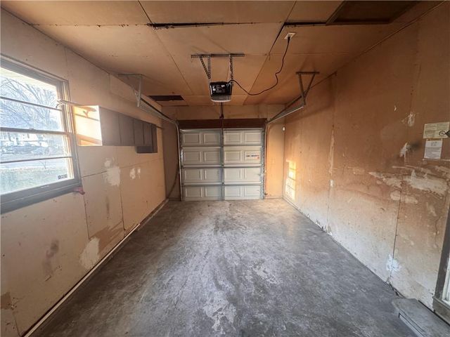 8813 E 111th Street, Kansas City, MO 64134