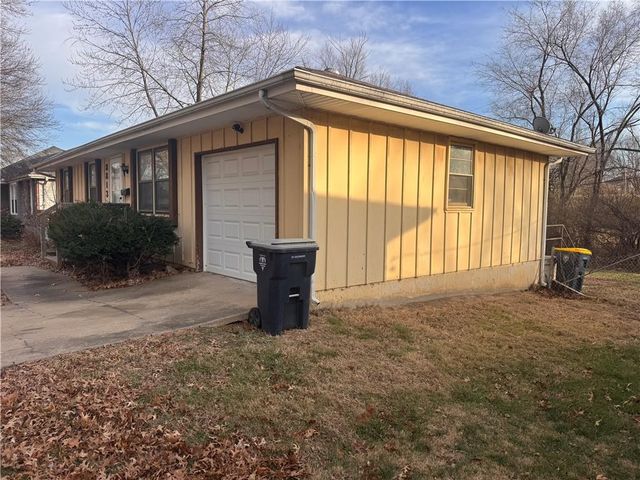 8813 E 111th Street, Kansas City, MO 64134