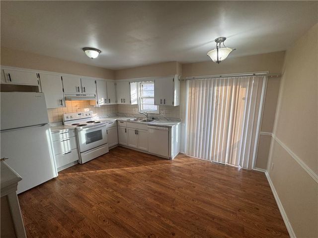 8813 E 111th Street, Kansas City, MO 64134