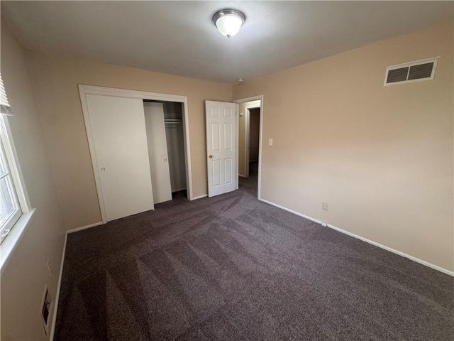 8813 E 111th Street, Kansas City, MO 64134