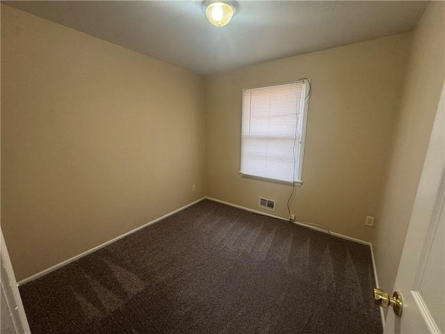 8813 E 111th Street, Kansas City, MO 64134