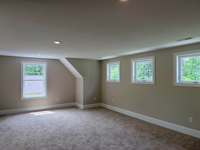 105 Seaverns Bridge Road, Merrimack, NH 03054
