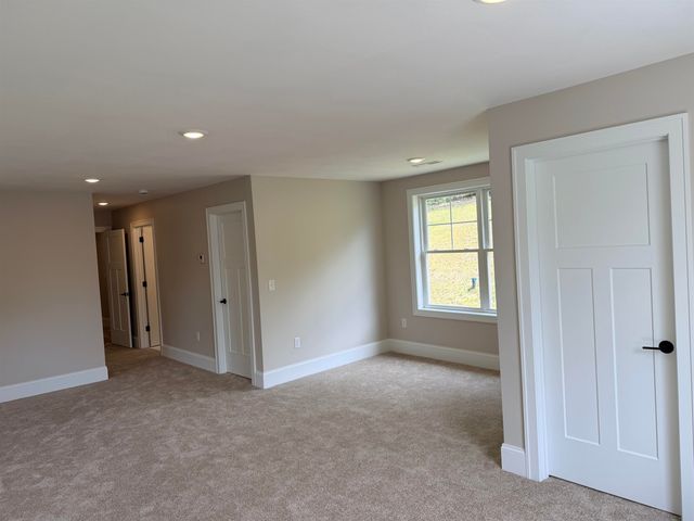 105 Seaverns Bridge Road, Merrimack, NH 03054