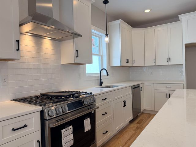 105 Seaverns Bridge Road, Merrimack, NH 03054