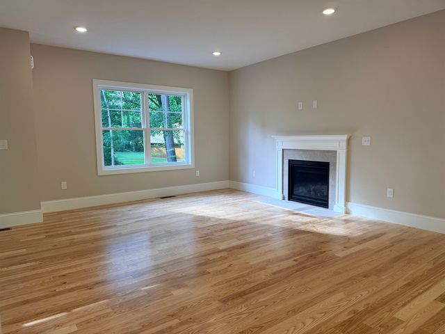 105 Seaverns Bridge Road, Merrimack, NH 03054